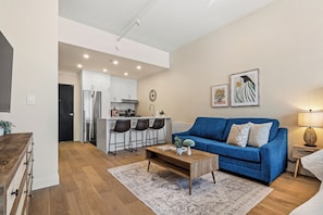Living area - Namaste Suites (Montreal)