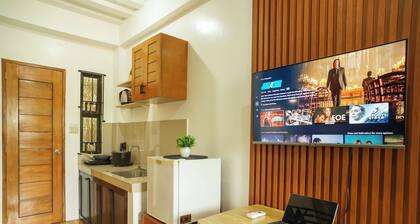 Cozy Loftbed Wi-Fi & Netflix Along Ligao Natl Road