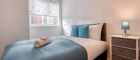 2 makuuhuonetta, silitysrauta/-lauta, Wi-Fi, vuodevaatteet