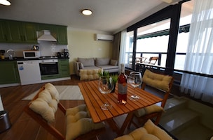 Luxury Suite | Premium bedding, minibar, in-room safe, individually decorated