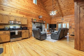 Interior - Hot Tub--Pet-Friendly--Rustic River-View Cabin (Cherry Log)