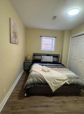 2 bedrooms, in-room safe, iron/ironing board, free WiFi