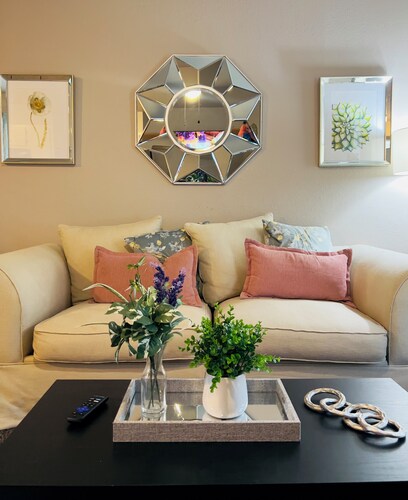 Retro Place - 2bedroom/1bathroom - GREAT VALUE!!!