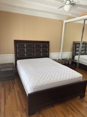 3 soverom, strykejern/-brett, wi-fi og sengetøy