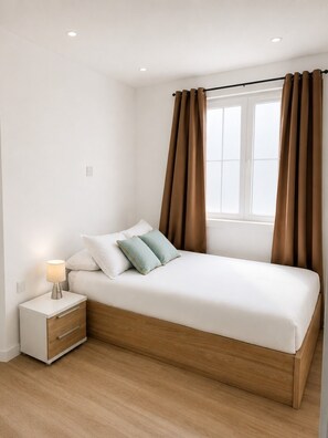 Iron/ironing board, travel cot, WiFi, bed sheets