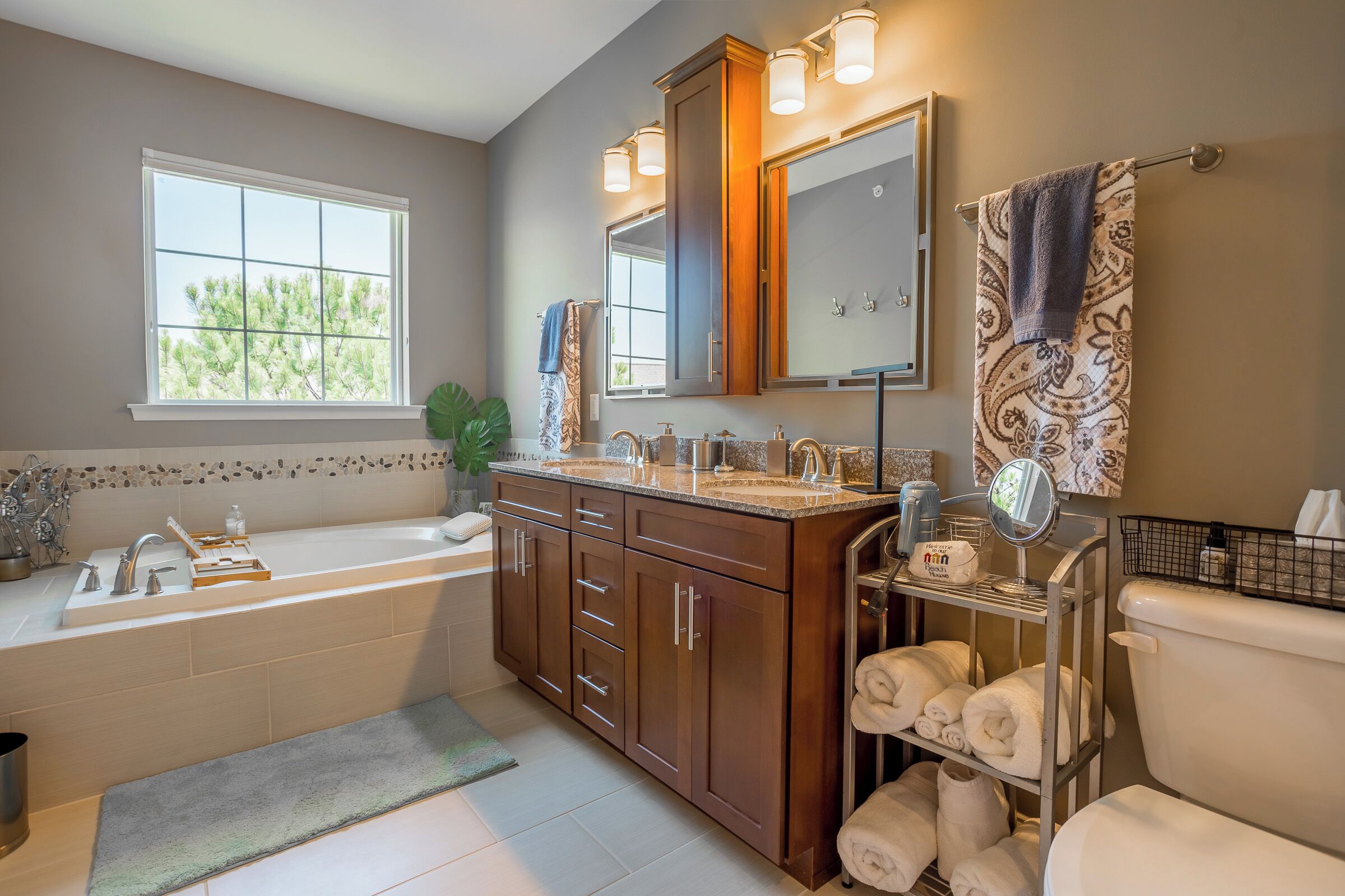 Shower, jetted bath