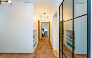 2 bedrooms, iron/ironing board, travel cot, free WiFi