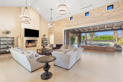 12bedrooms- 9 en-suite’s, 2 pools, tennis, pickleball, basketball, sauna & steam