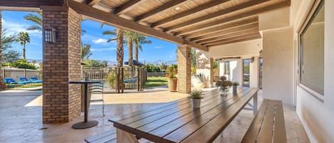 Outdoor dining