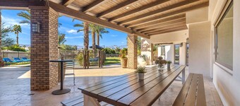 Compound 12bds 11bath 2 pools pickleball, tennis and basketball courts + more!