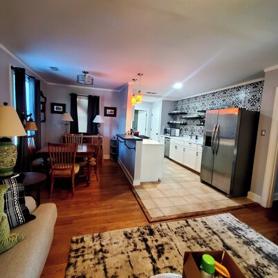 Cozy home in quiet neighborhood