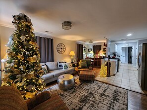 Smart TV - Cozy home in quiet neighborhood  (Memphis)