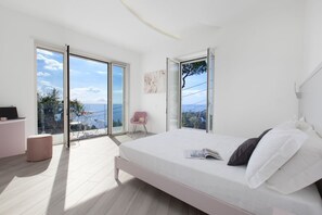 6 Schlafzimmer, Zimmersafe, Schreibtisch, Bügeleisen/Bügelbrett