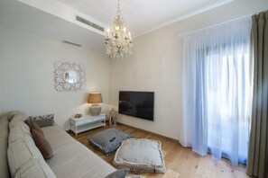 Unclassified image, 4 of 87, button - MyExclusiveItaly - Chianti's Villa | Vineyard, infinity pool, view (Greve in Chianti)