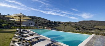 MyExclusiveItaly - Chianti\'s Villa | Vineyard, infinity pool, view