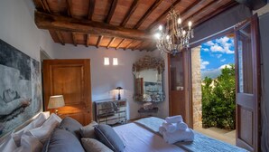 18 bedrooms, in-room safe, desk, iron/ironing board - MyExclusiveItaly - Chianti's Villa | Vineyard, infinity pool, view (Greve in Chianti)