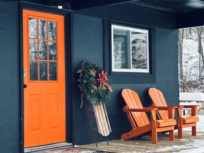 Terrace/patio - Pet-friendly winter retreat in the woods with fireplace near Okemo + Killington (Plymouth)