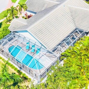 Outdoor pool, a heated pool - Gorgeous inland home close to beach access! (Marco Island)