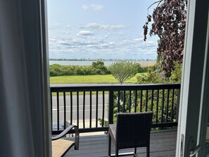 Interior - LOCATION LOCATION COVE Quiet/Private/Garden Oasis/Water SUNSETS we got a spot! (Brigantine)