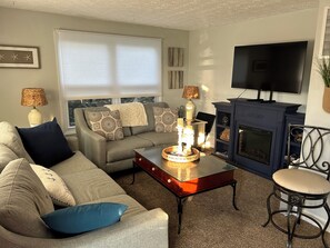 Smart TV, fireplace, video games, books - LOCATION LOCATION COVE Quiet/Private/Garden Oasis/Water SUNSETS we got a spot! (Brigantine)
