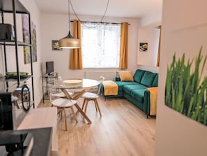 TV - Cosy apartment for 3 people with WIFI, TV and panoramic view (Ostrov)