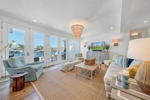 TV connectée, baby-foot, table de tennis de table