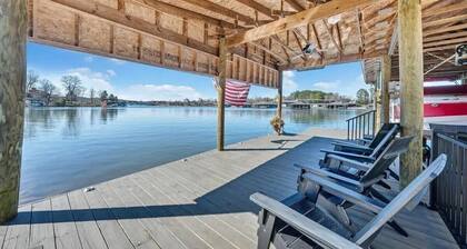 Gentle Slope Lakefront beautiful sunset,6Bds,4.5Bas, kayaks,paddleboards,firepit