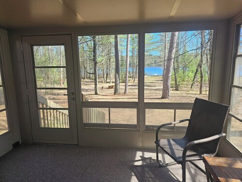 Red Oak Retreat - Cabin on the Water