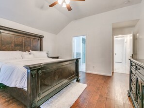 4 bedrooms, desk, iron/ironing board, free WiFi