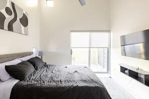 2 多间卧室、办公桌、熨斗/熨衣板、WiFi