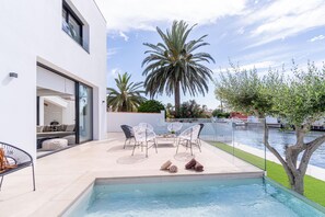 Pool - La Villa Mahana Goertz (Empuriabrava)