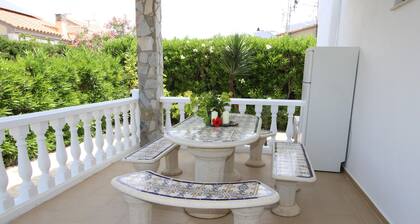 CASA ESPERANZA 1, Ideal house for your holidays near the sea, free wifi, air conditioning optional, private pool, pets allowed, dog’s beach