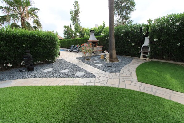 Property grounds - CASA ESPERANZA 1, Ideal house for your holidays near the sea, free wifi, air conditioning optional, private pool, pets allowed, dog’s beach (RIUMAR)