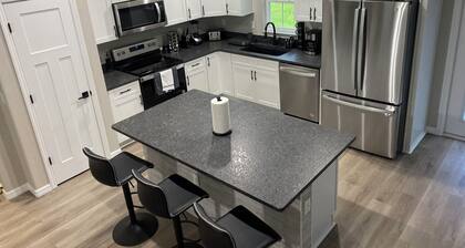 New 2024 home. 5mi to WEC. Close to I-75. Rainbow river, Devils Den and more.