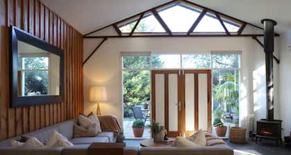 Barn Stay Hideaway "The Barn"