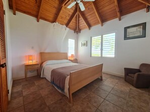 3 soverom, strykejern/-brett, wi-fi og sengetøy