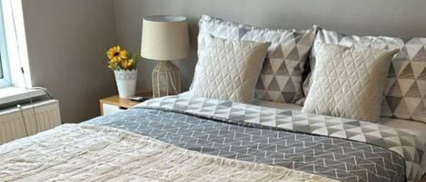 1 sovrum, strykjärn/strykbräda, wi-fi och sängkläder