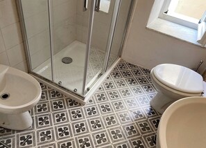 Shower, towels