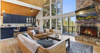 Luxe Mountain Retreat! Lake & Village Close! Game Room- AC- BACK UP Generator!