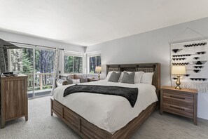 4 camere, una scrivania, ferro/asse da stiro, culla da viaggio