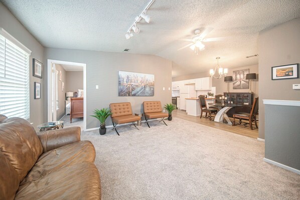 Smart TV, books - Right at Home-Uptown Place with gated yard and covered parking (Midland)