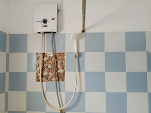 ของใช้ในห้องน้ำฟรี, ผ้าเช็ดตัว, สบู่, ยาสระผม