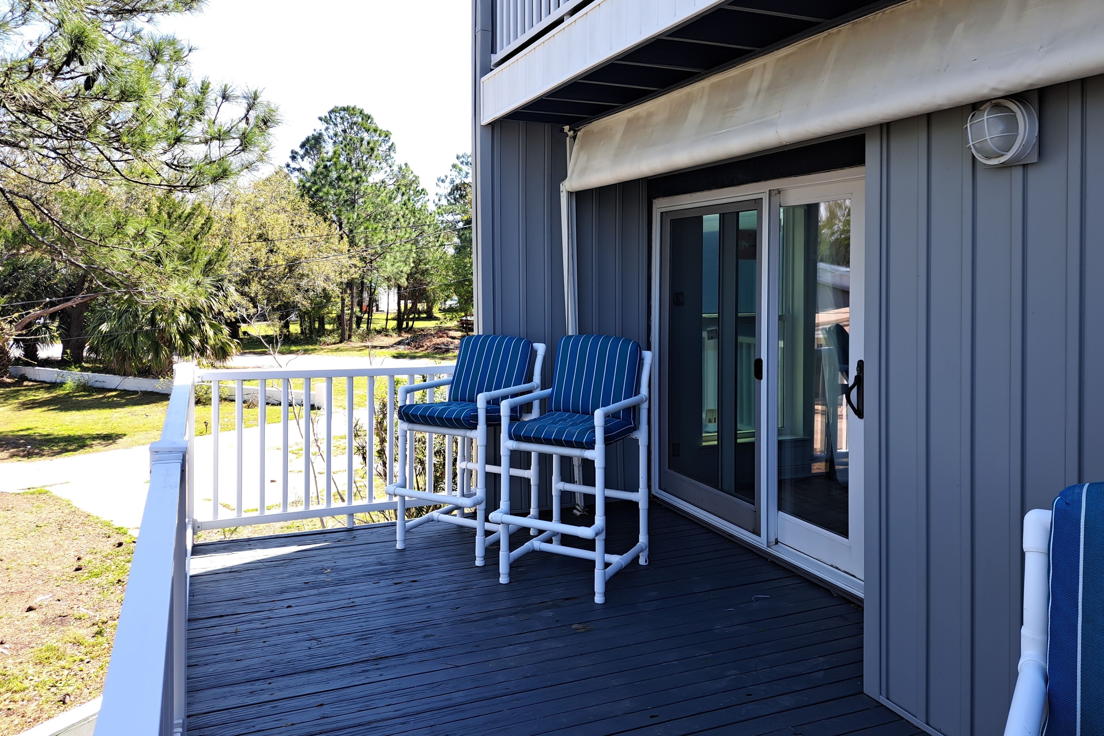 Spacious retreat on the bay with grill, dock, AC, & W/D - dog-friendly