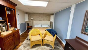 1 slaapkamer, een strijkplank/strijkijzer, gratis wifi, beddengoed