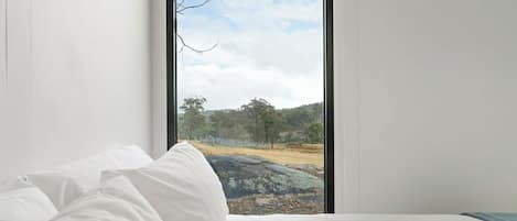 1 bedroom, bed sheets