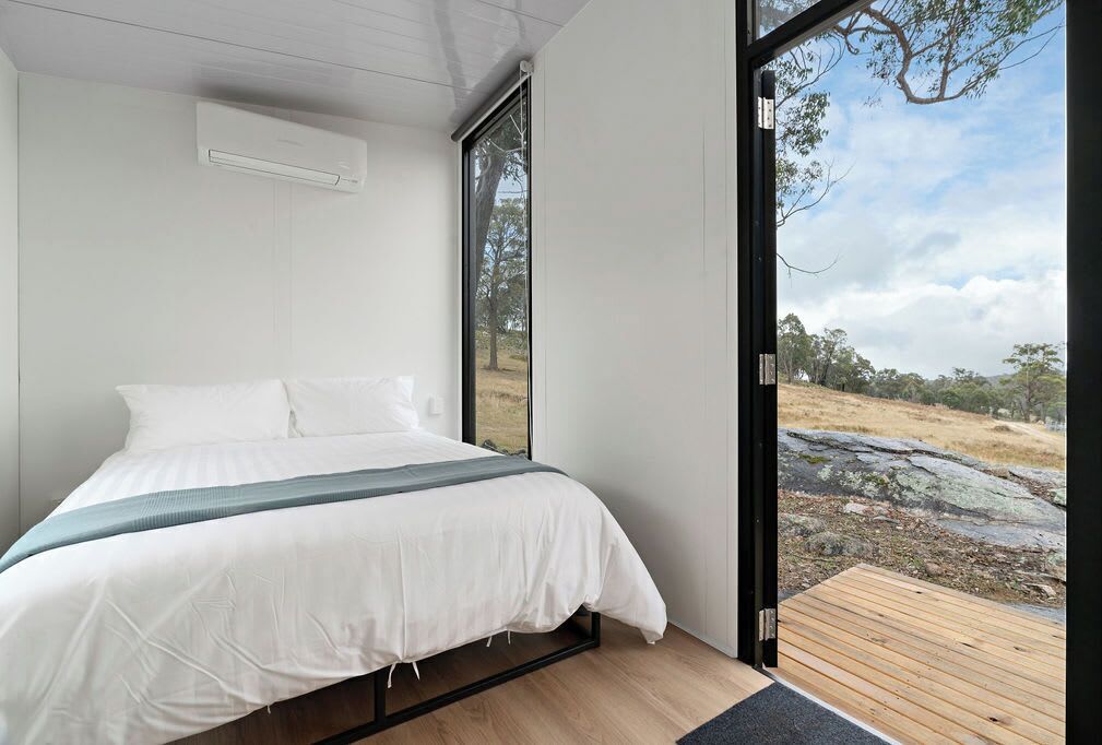 1 bedroom, bed sheets