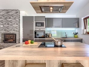 Frigorifero, microonde, forno, lavastoviglie