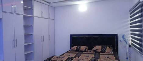 1 chambre, fer et planche à repasser, Wi-Fi, draps fournis