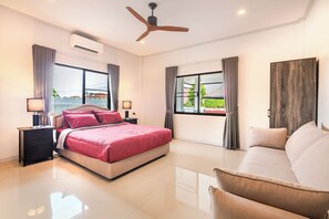 4 bedrooms, iron/ironing board, WiFi, bed sheets - ★★★★★Villa Sabai, minutes Beach / Walking street
 (Pattaya City)
