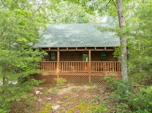 Exterior - 10 Mins from PF, Pool, HotTub, Fishing, Pool Table (Sevierville)